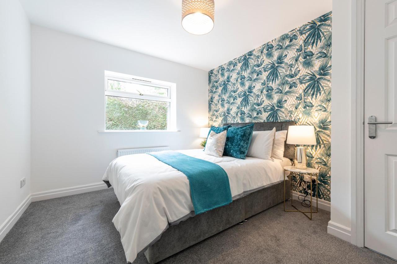 Large 2-Bedroom Bungalow Near Airedale Hospital, Keighley, Convenient Location With Parking Steeton Zewnętrze zdjęcie