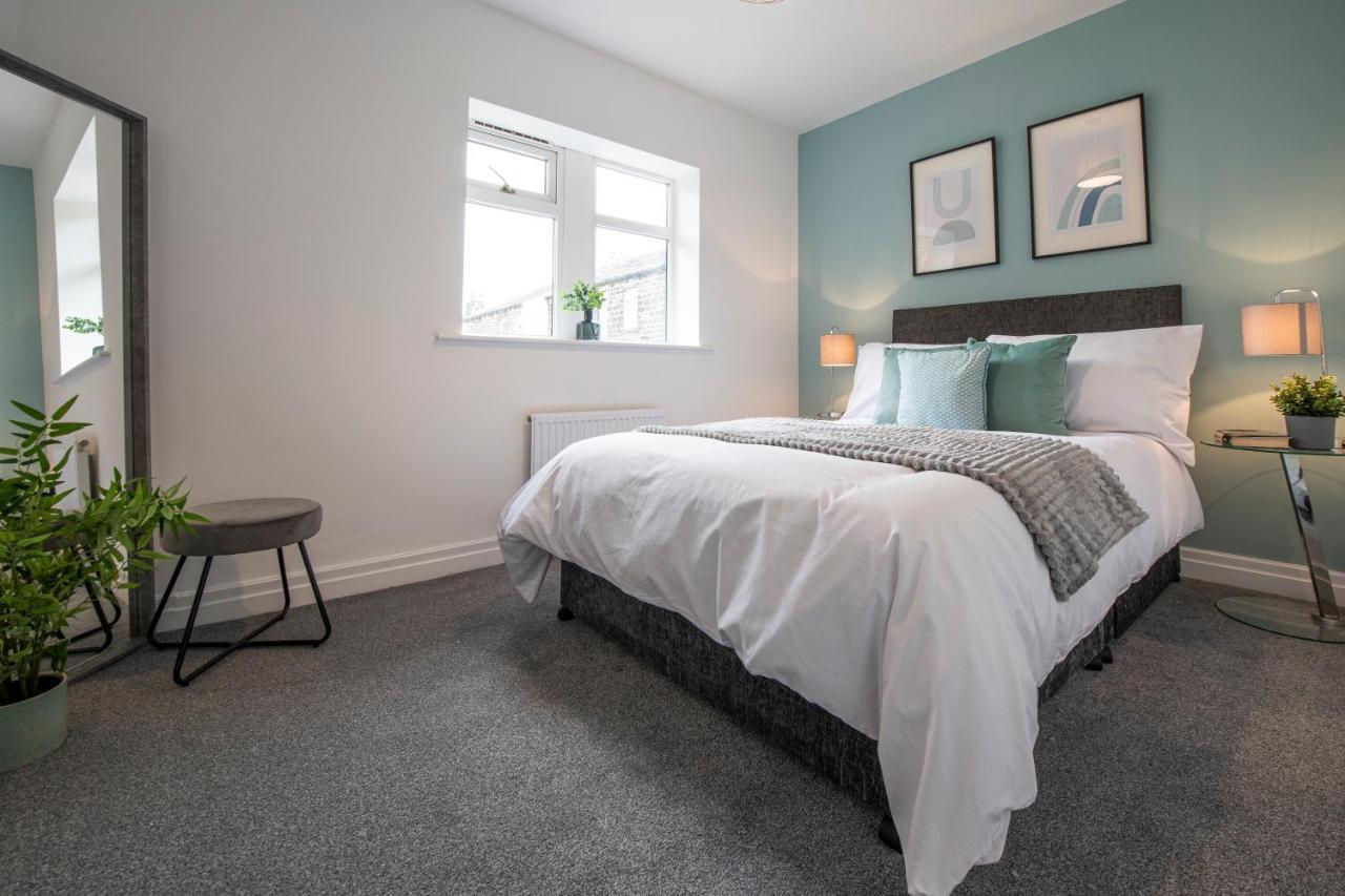 Large 2-Bedroom Bungalow Near Airedale Hospital, Keighley, Convenient Location With Parking Steeton Zewnętrze zdjęcie